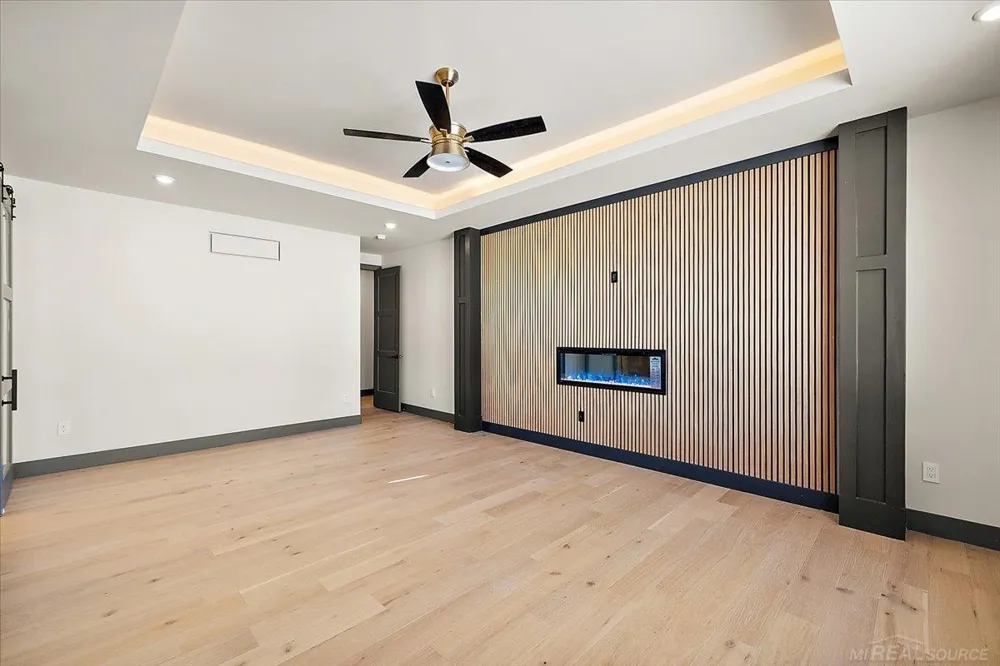 42528 Saddle Lane Sterling Heights City, MI 48314