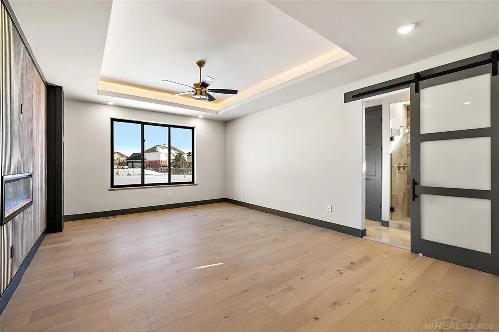 42528 Saddle Lane Sterling Heights City, MI 48314