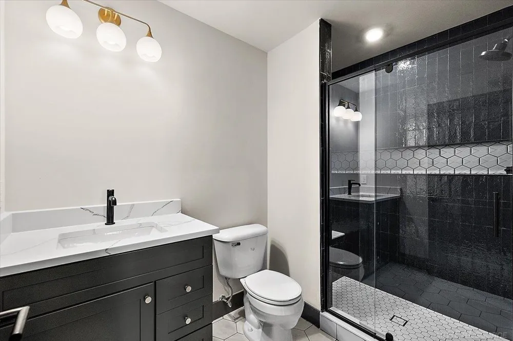 42528 Saddle Lane Sterling Heights City, MI 48314