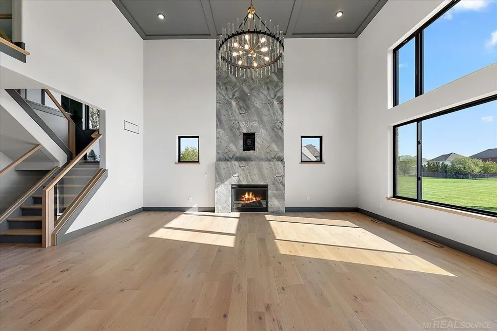 42528 Saddle Lane Sterling Heights City, MI 48314
