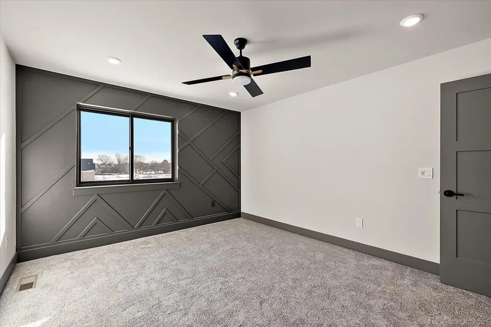 42528 Saddle Lane Sterling Heights City, MI 48314