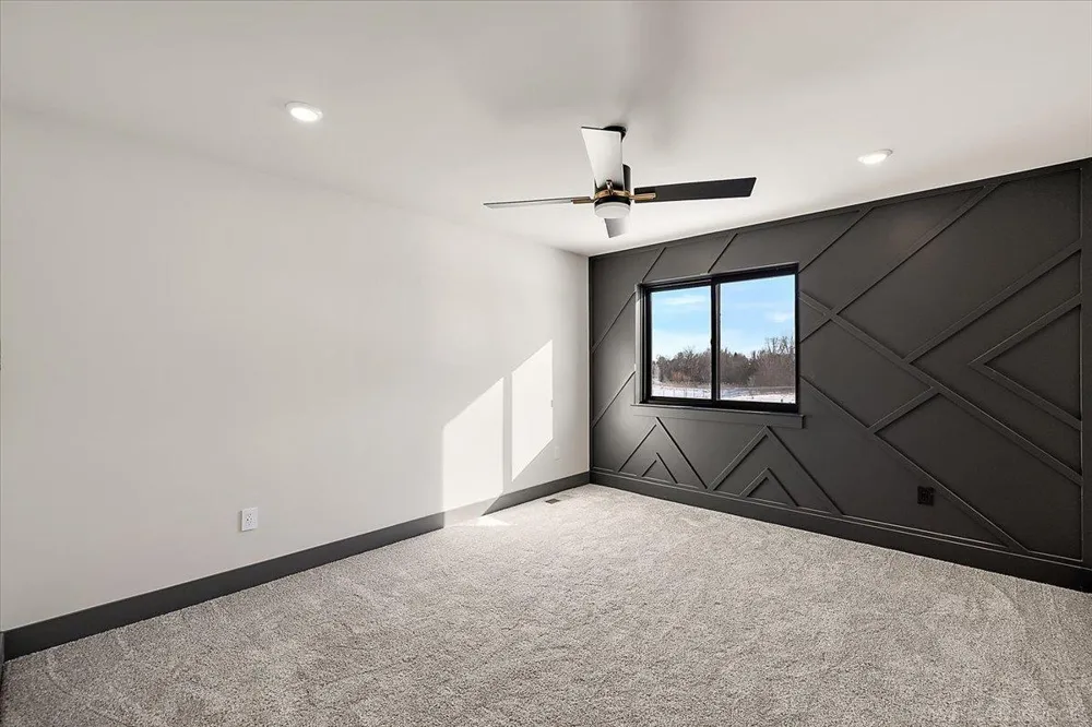 42528 Saddle Lane Sterling Heights City, MI 48314