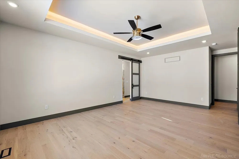 42528 Saddle Lane Sterling Heights City, MI 48314
