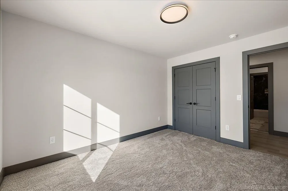 42528 Saddle Lane Sterling Heights City, MI 48314