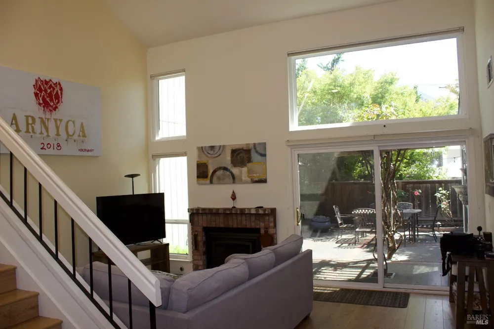 2760 Perch Drive Napa, CA 94558