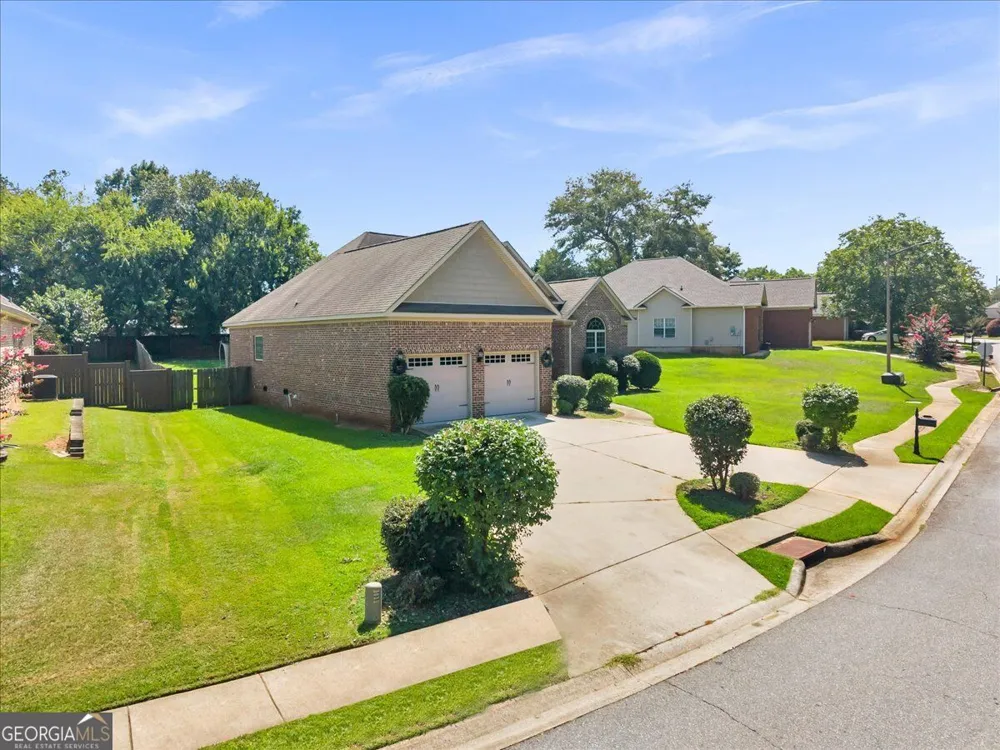 805 Arbor LN Centerville, GA 31028