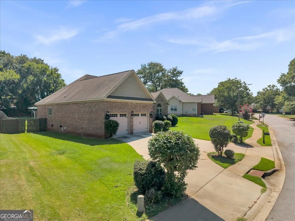 805 Arbor LN Centerville, GA 31028
