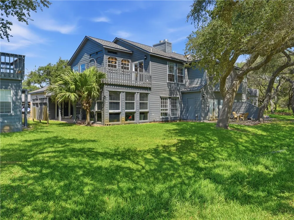 210 Oak Bay Street #1102 Rockport, TX 78382