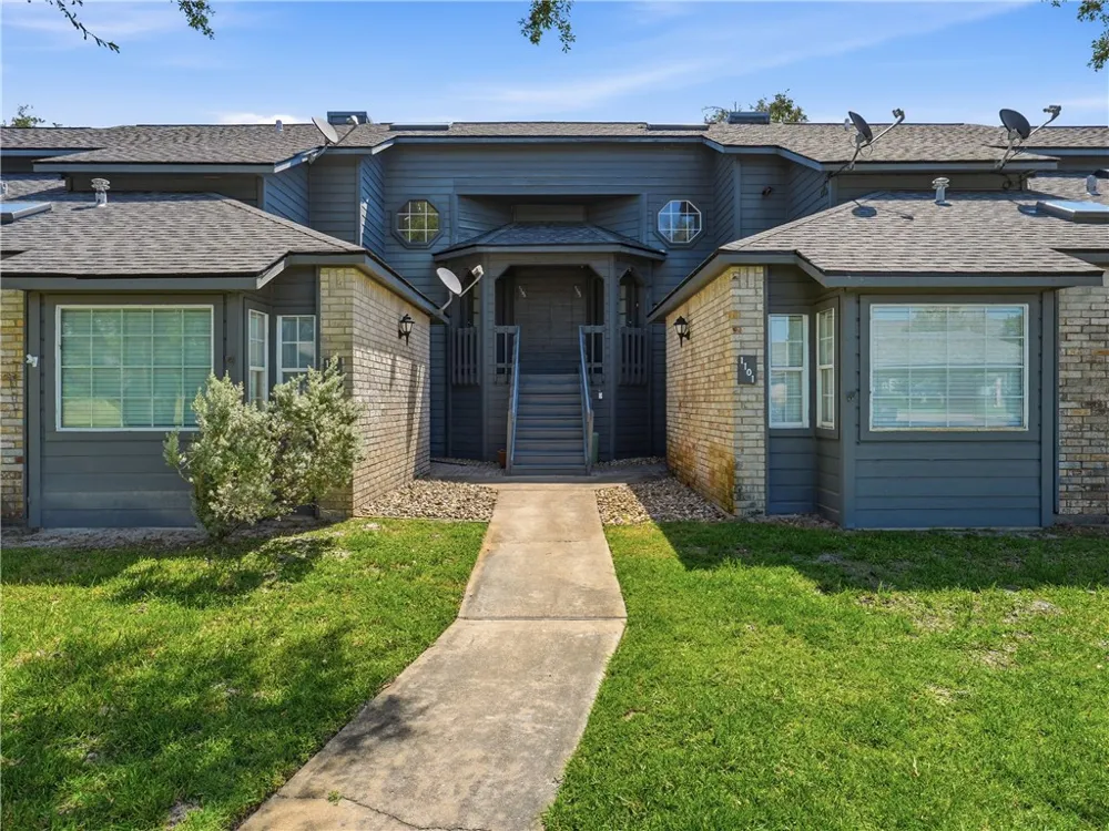 210 Oak Bay Street #1102 Rockport, TX 78382