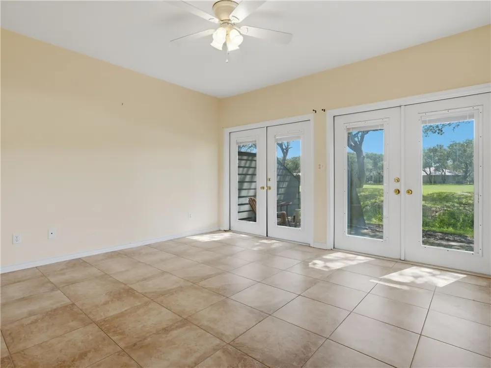 210 Oak Bay Street #1102 Rockport, TX 78382