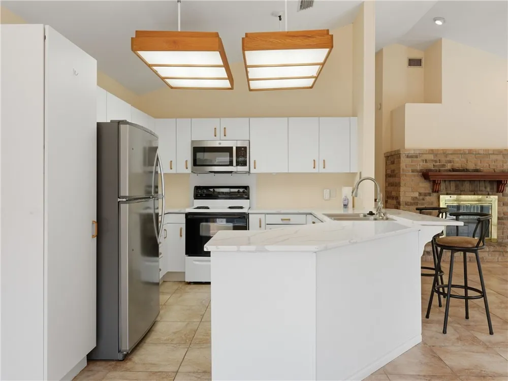 210 Oak Bay Street #1102 Rockport, TX 78382