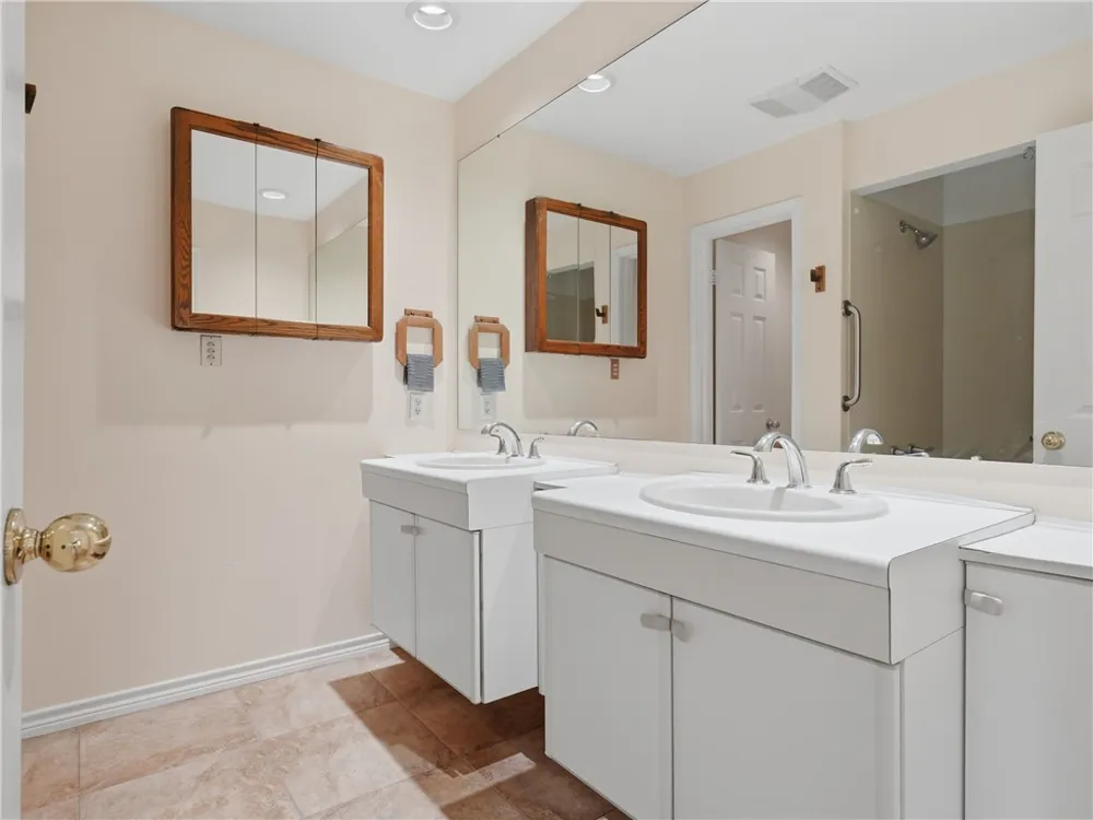 210 Oak Bay Street #1102 Rockport, TX 78382