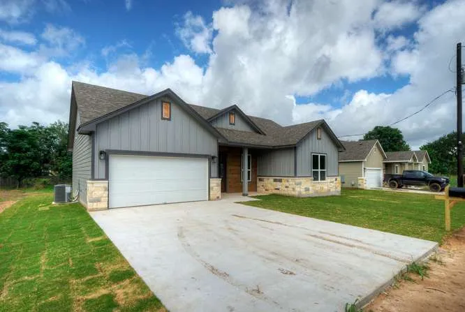 139 Waimanalo Drive Bastrop, TX 78602
