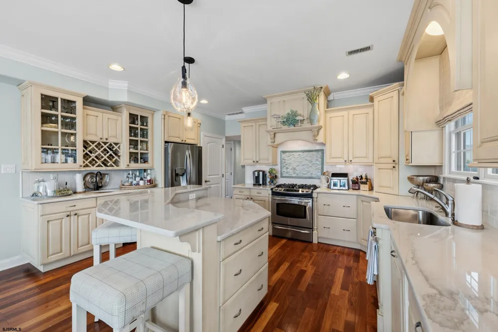 2 Barbados Ln Ocean City, NJ 08226