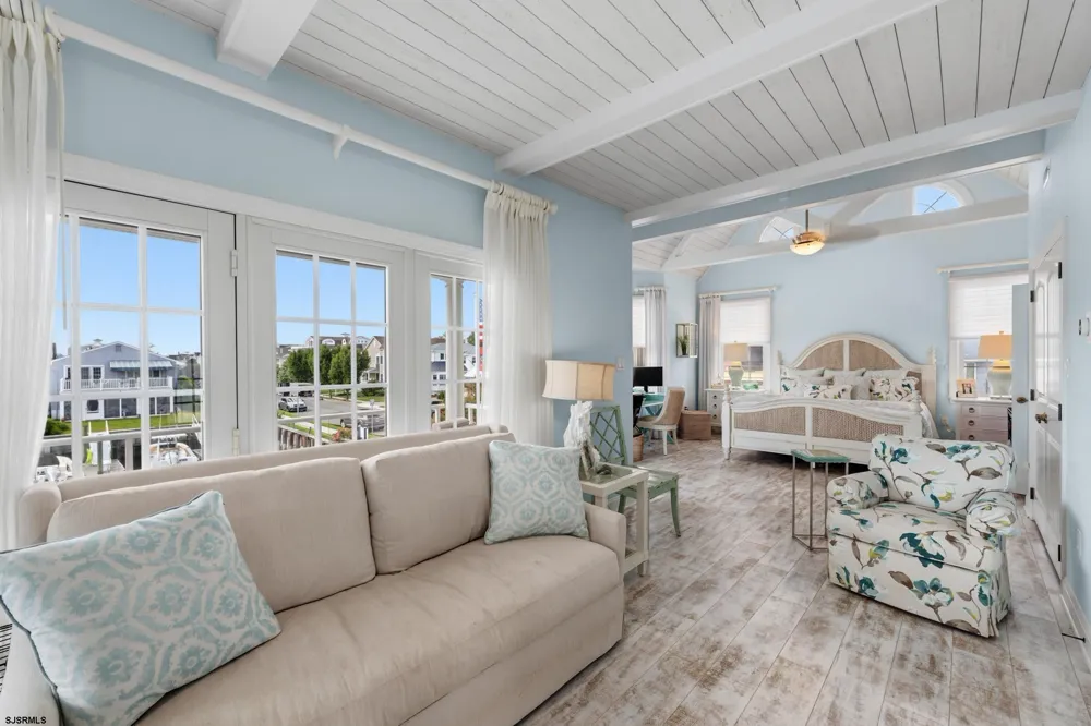 2 Barbados Ln Ocean City, NJ 08226