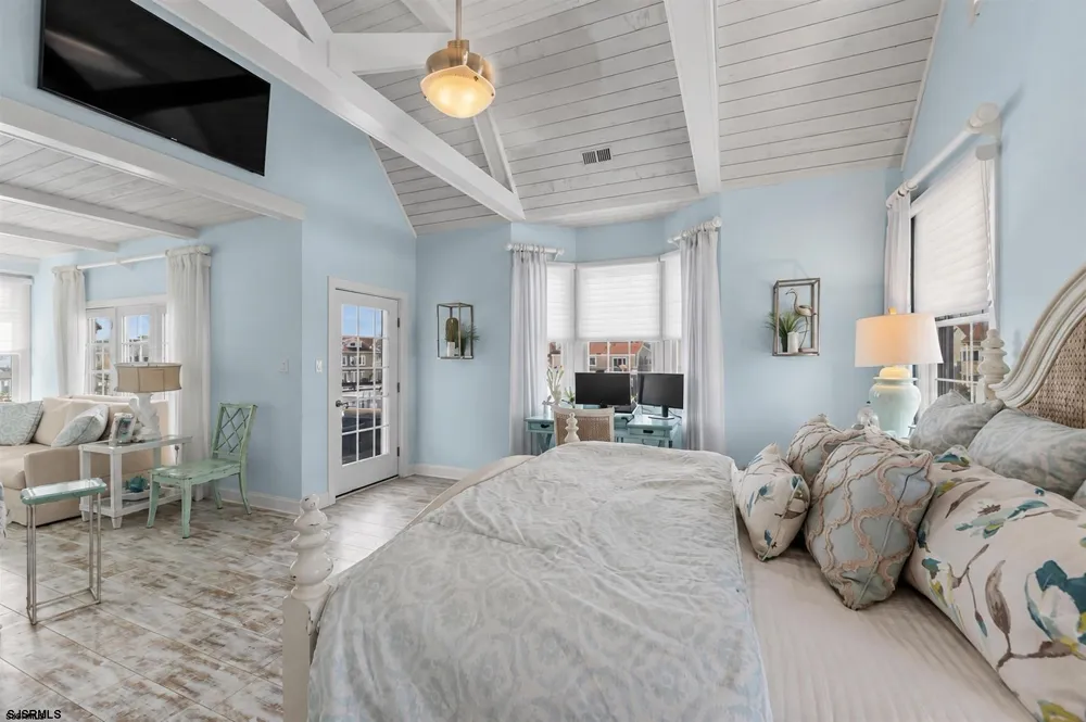 2 Barbados Ln Ocean City, NJ 08226