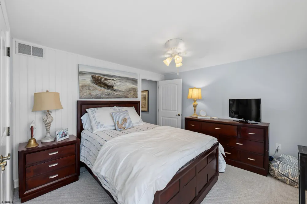 2 Barbados Ln Ocean City, NJ 08226