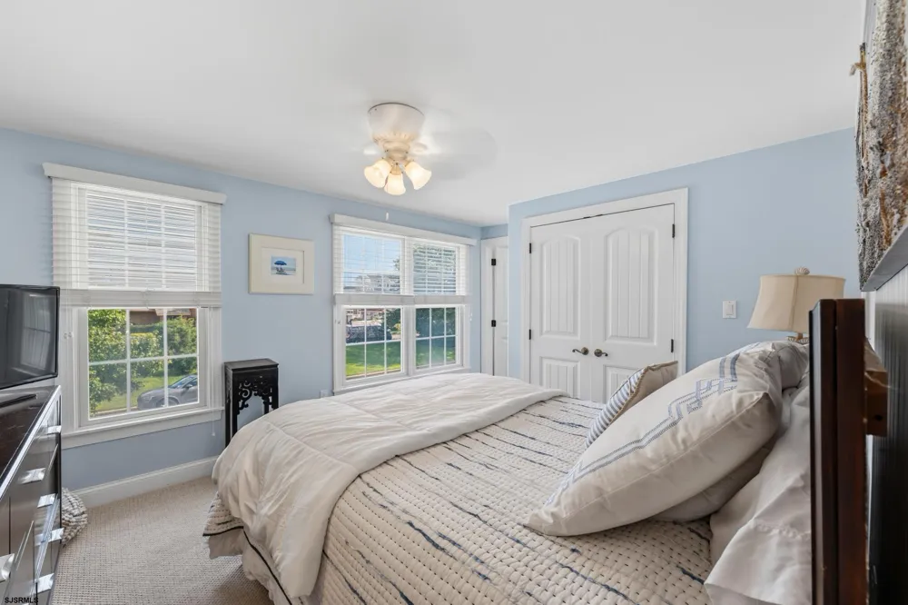 2 Barbados Ln Ocean City, NJ 08226