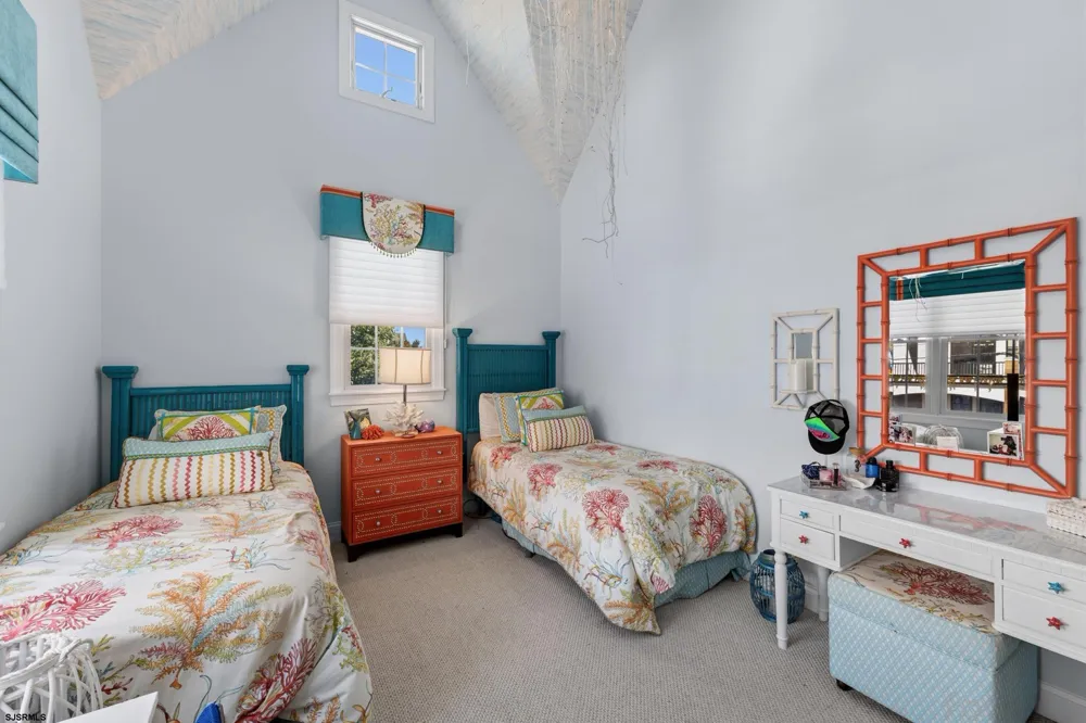 2 Barbados Ln Ocean City, NJ 08226