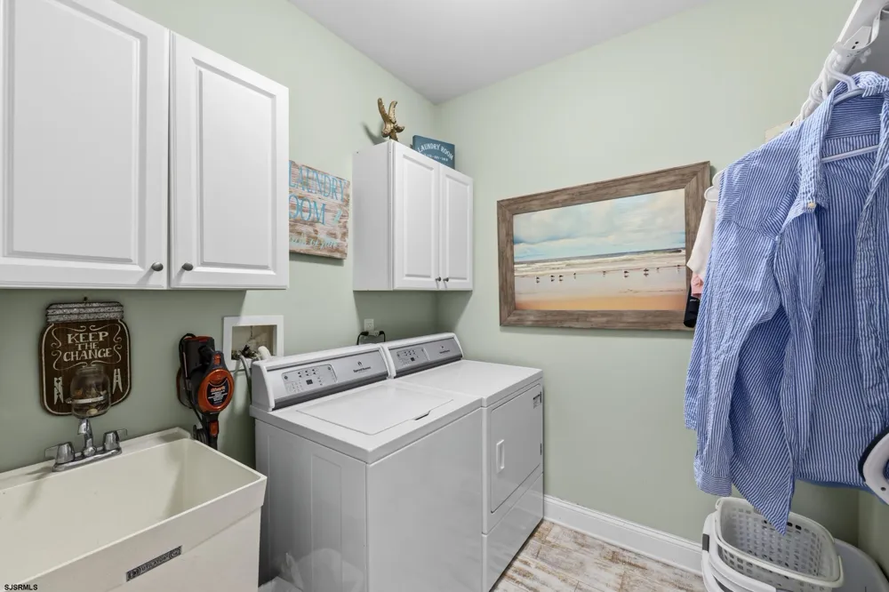 2 Barbados Ln Ocean City, NJ 08226