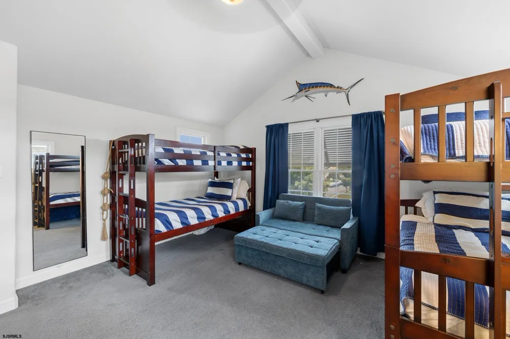 2 Barbados Ln Ocean City, NJ 08226