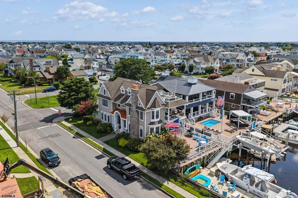 2 Barbados Ln Ocean City, NJ 08226