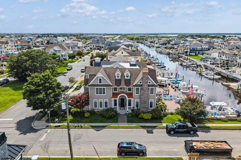 2 Barbados Ln Ocean City, NJ 08226
