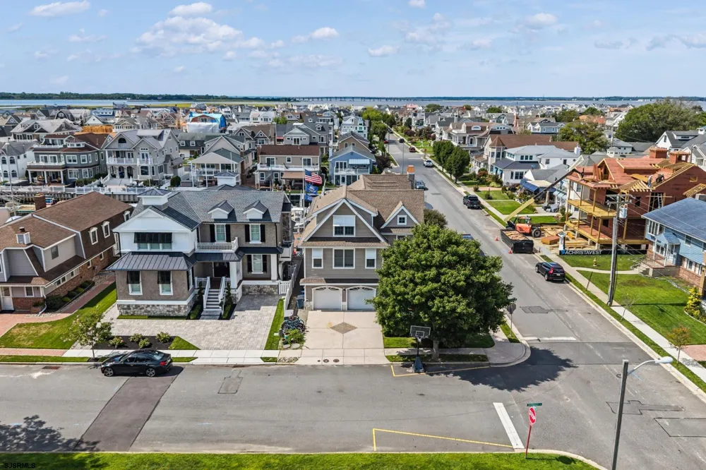2 Barbados Ln Ocean City, NJ 08226