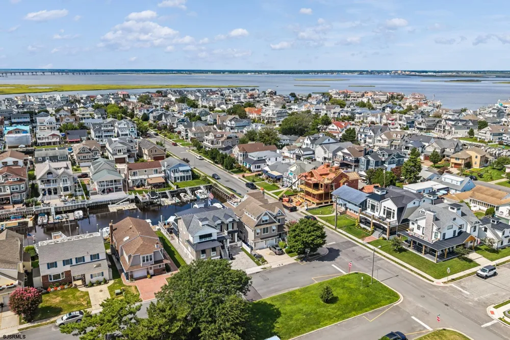 2 Barbados Ln Ocean City, NJ 08226