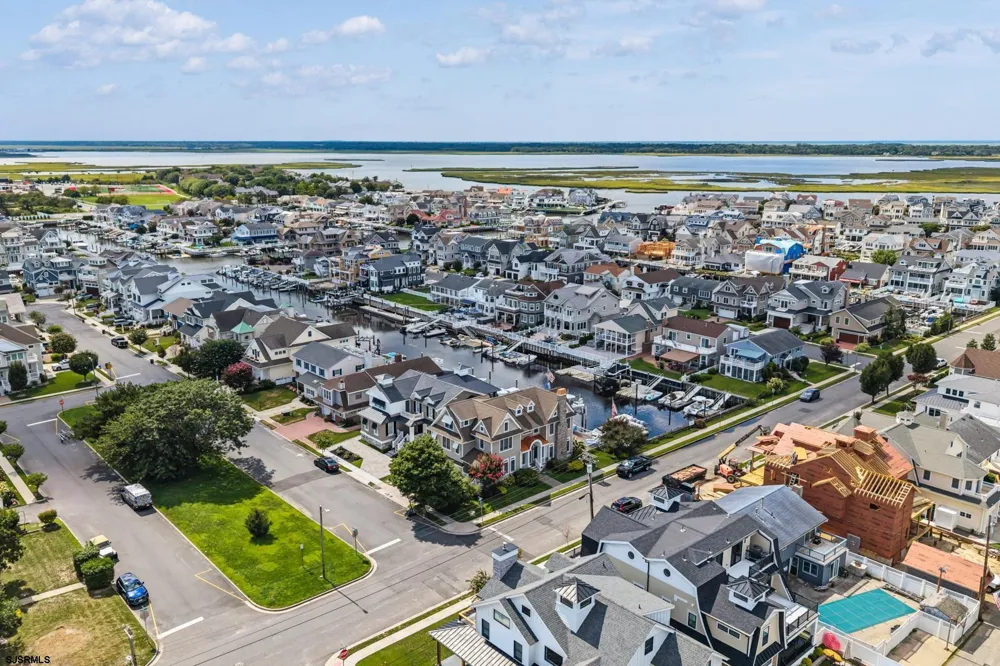 2 Barbados Ln Ocean City, NJ 08226