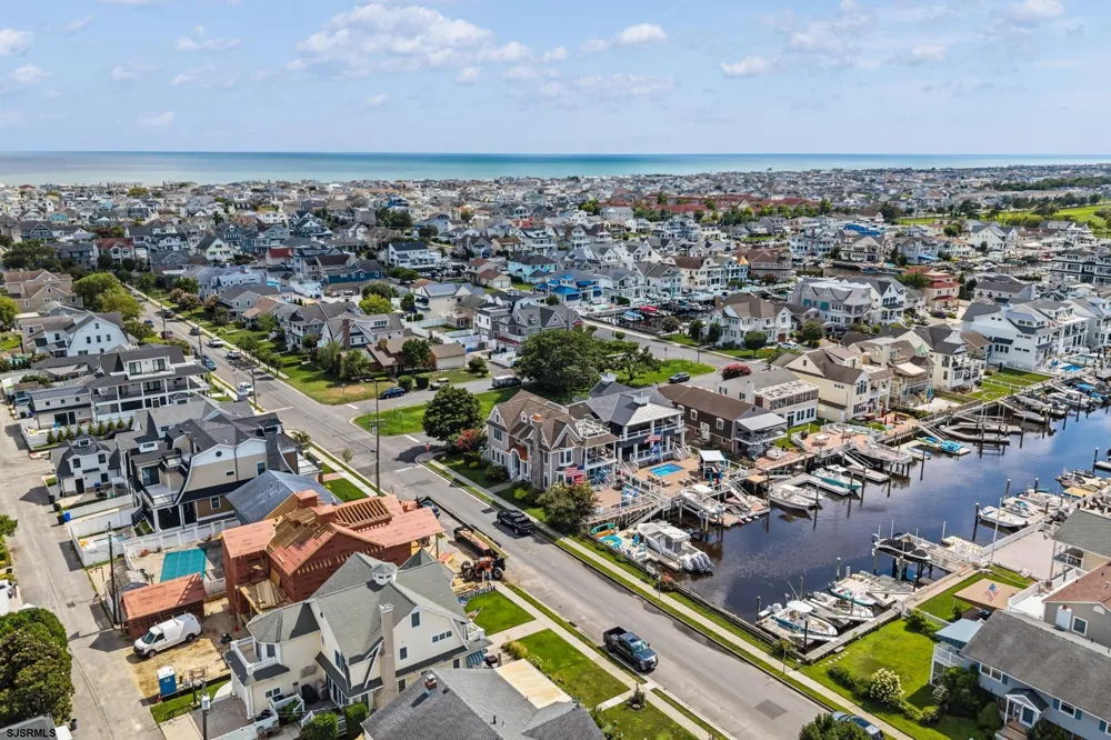 2 Barbados Ln Ocean City, NJ 08226