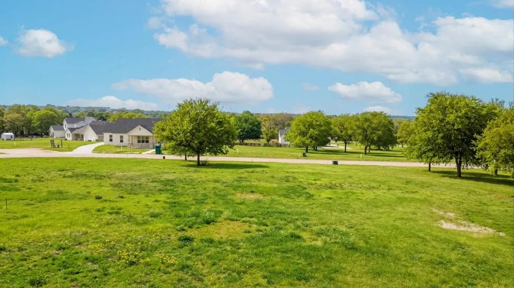 125 Dove Meadow Lane Glen Rose, TX 76043