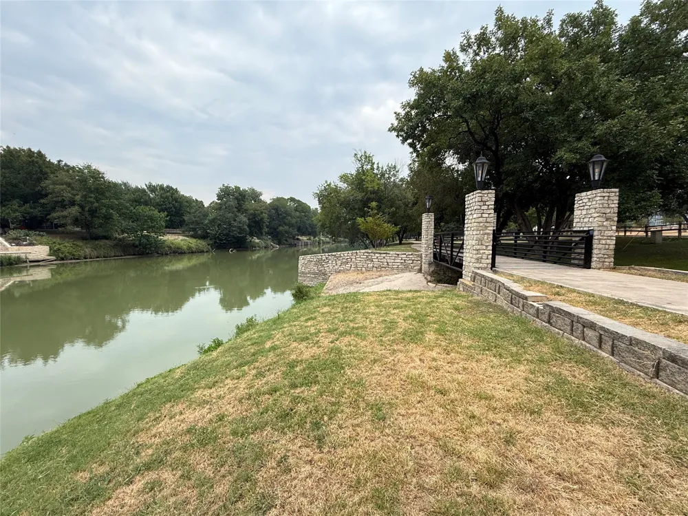 125 Dove Meadow Lane Glen Rose, TX 76043