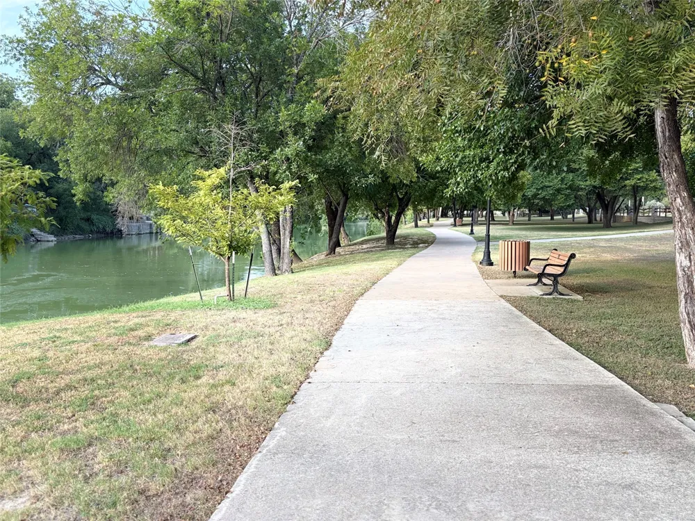 125 Dove Meadow Lane Glen Rose, TX 76043