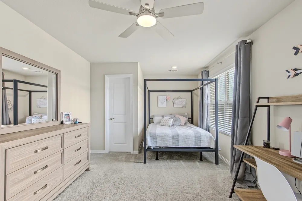 3020 Prairie Trail Avenue Aubrey, TX 76227