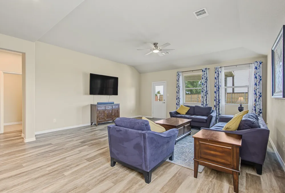 3020 Prairie Trail Avenue Aubrey, TX 76227