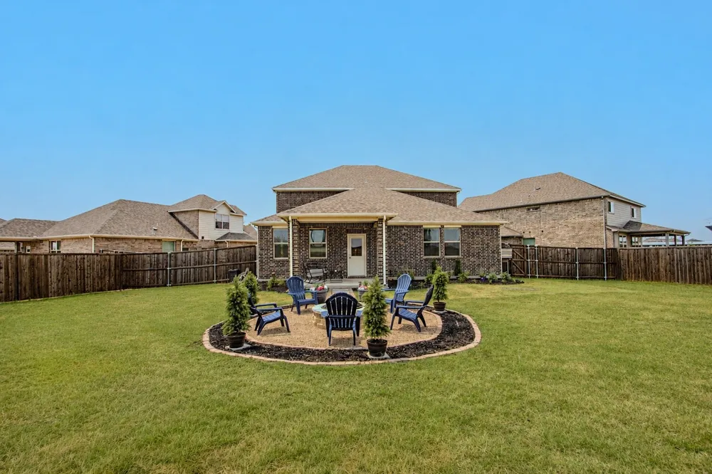 3020 Prairie Trail Avenue Aubrey, TX 76227