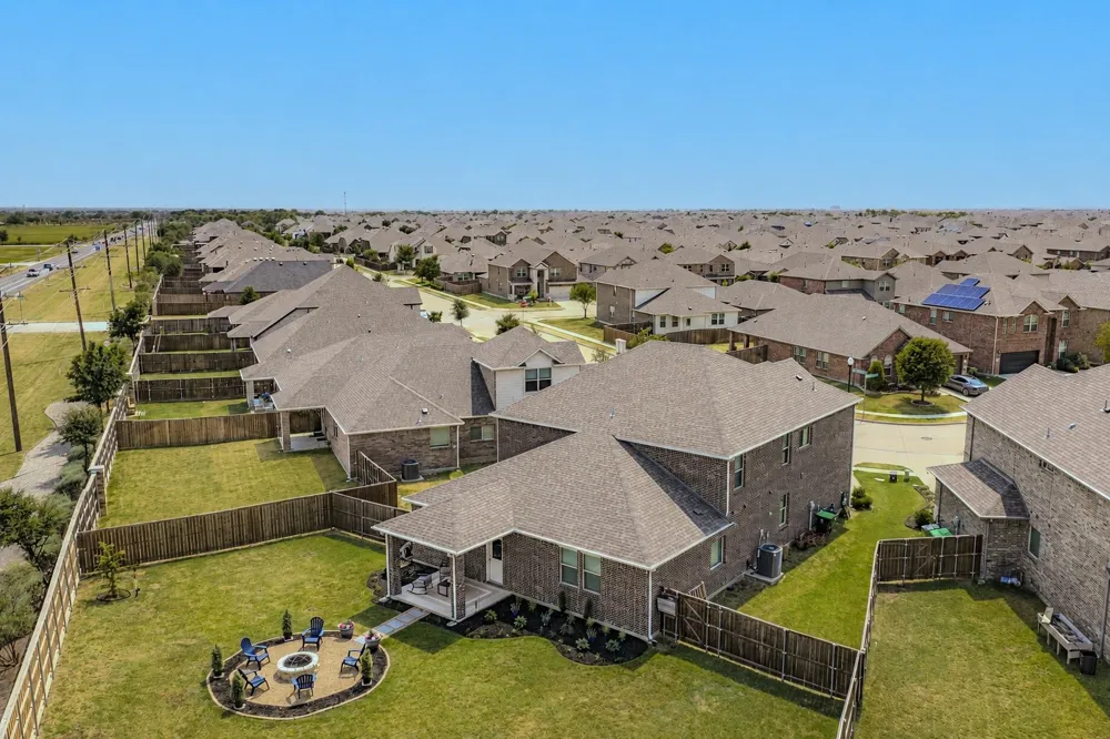 3020 Prairie Trail Avenue Aubrey, TX 76227