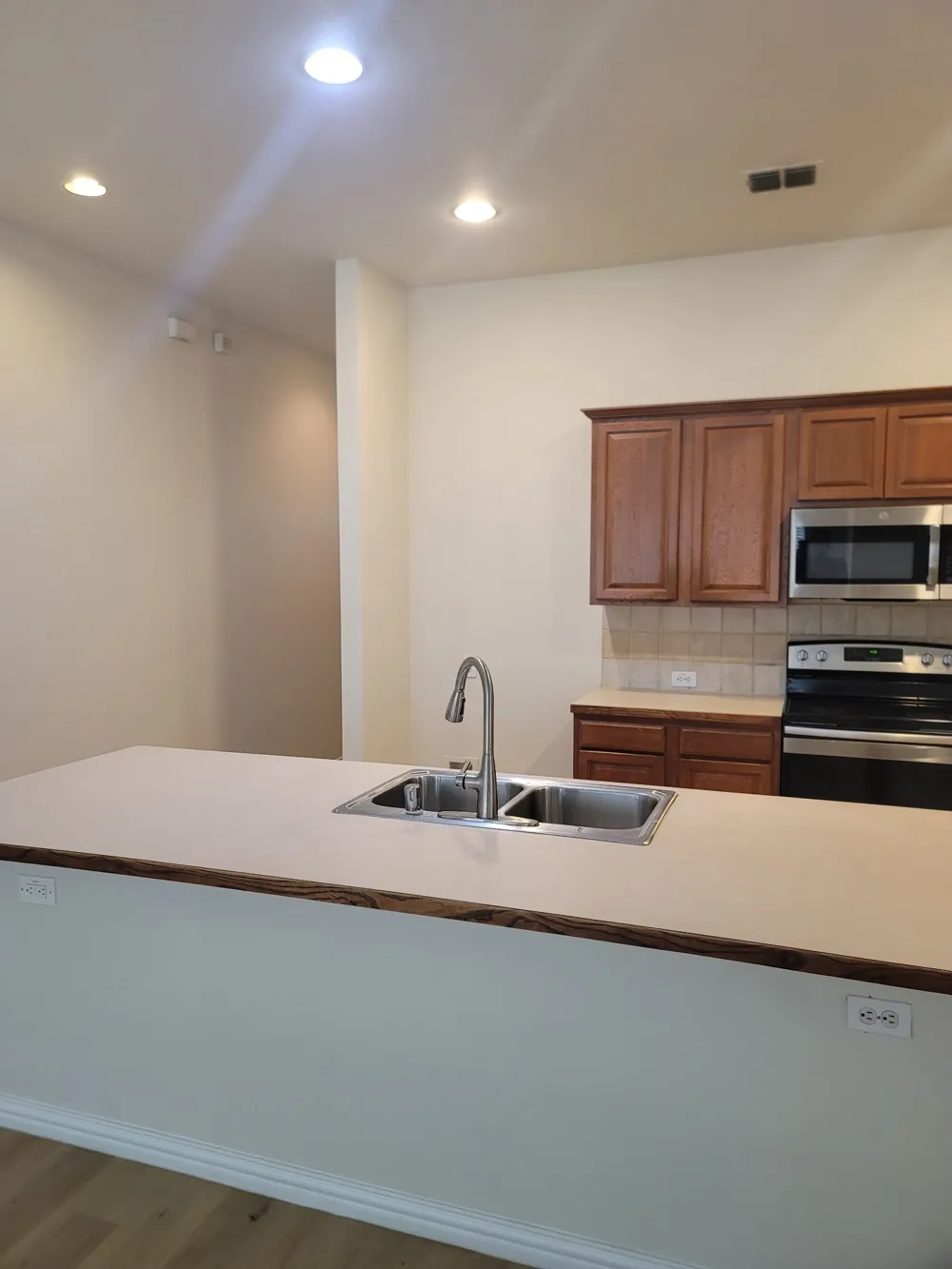 433 Angler Drive Crowley, TX 76036
