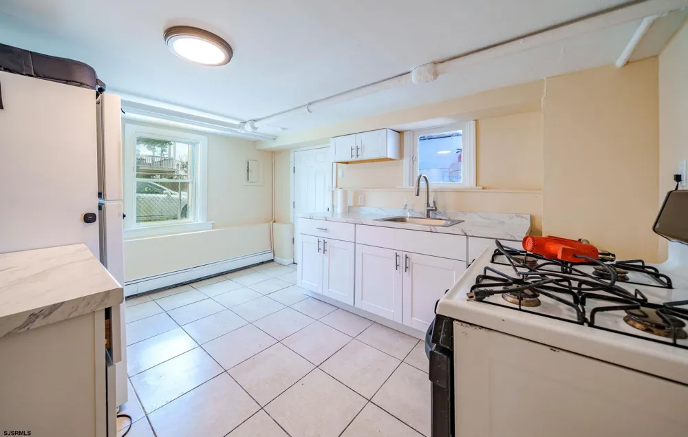 65 N Laclede Pl Atlantic City, NJ 08401