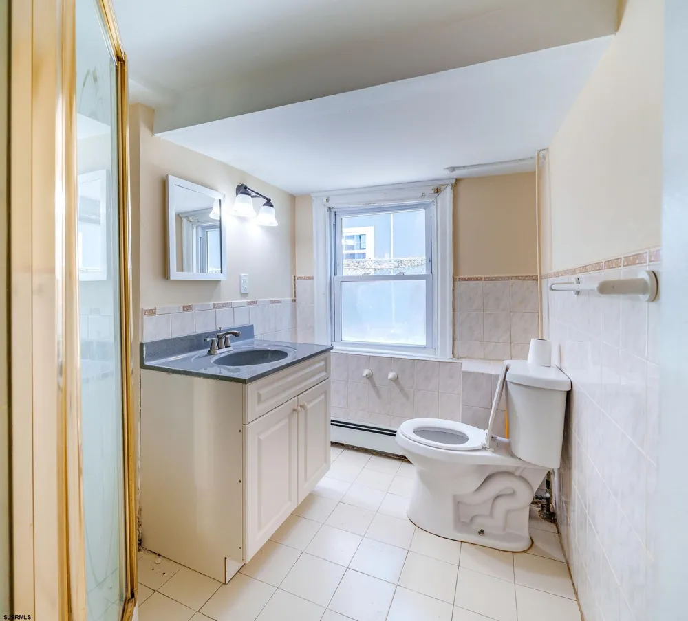 65 N Laclede Pl Atlantic City, NJ 08401