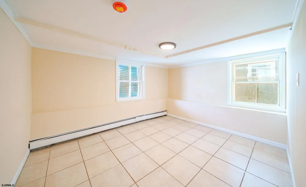 65 N Laclede Pl Atlantic City, NJ 08401