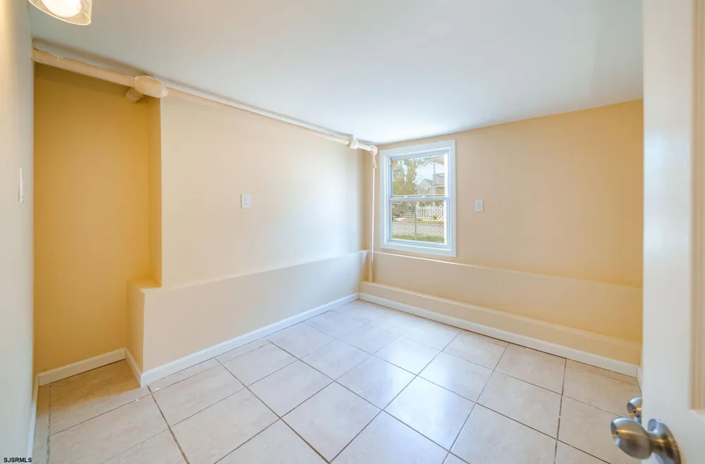 65 N Laclede Pl Atlantic City, NJ 08401