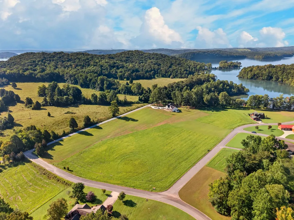 175 Spring Cove Lane Spring City, TN 37381