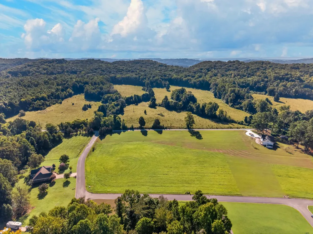 175 Spring Cove Lane Spring City, TN 37381
