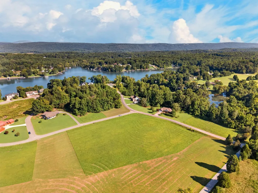 175 Spring Cove Lane Spring City, TN 37381
