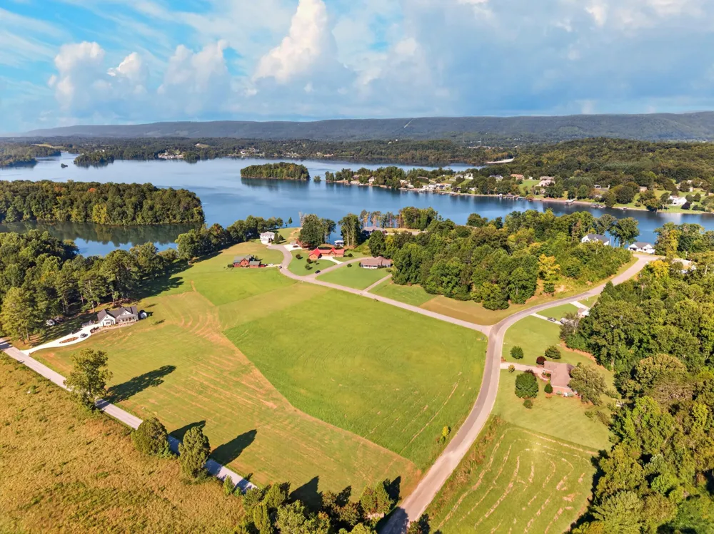 175 Spring Cove Lane Spring City, TN 37381
