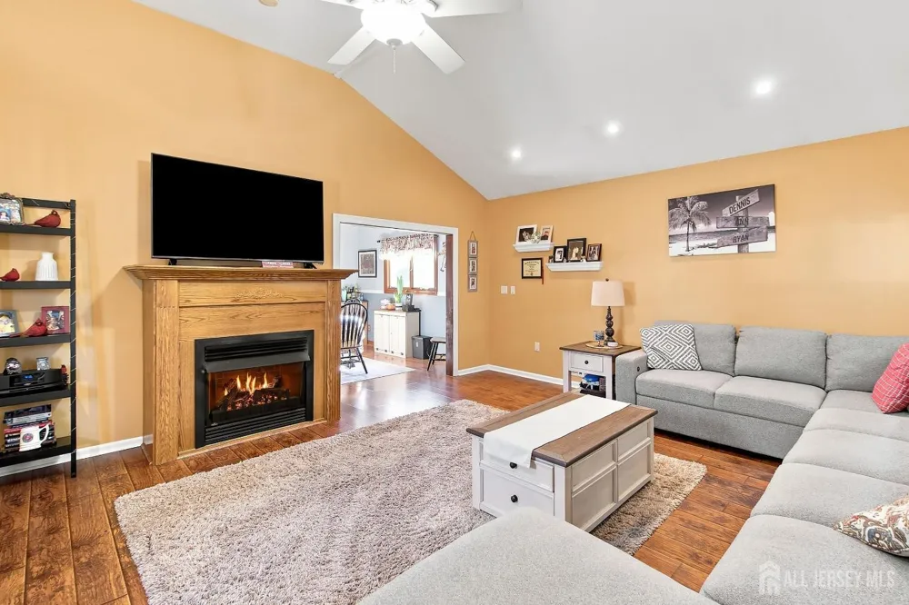 33 Pershing Avenue Milltown, NJ 08850