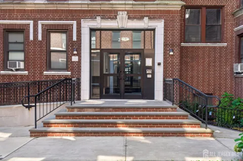 275 Harrison Avenue #303