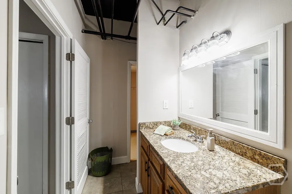 131 E Broad Street #409 Athens, GA 30601